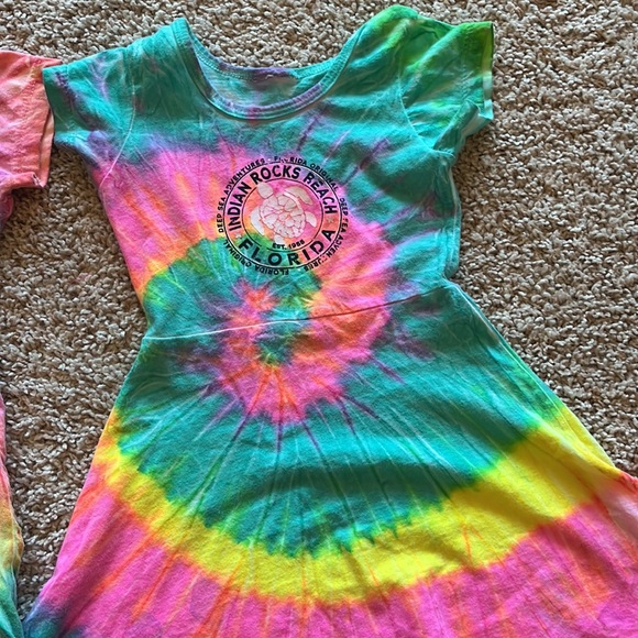 Dresses - Picture 3 of 5